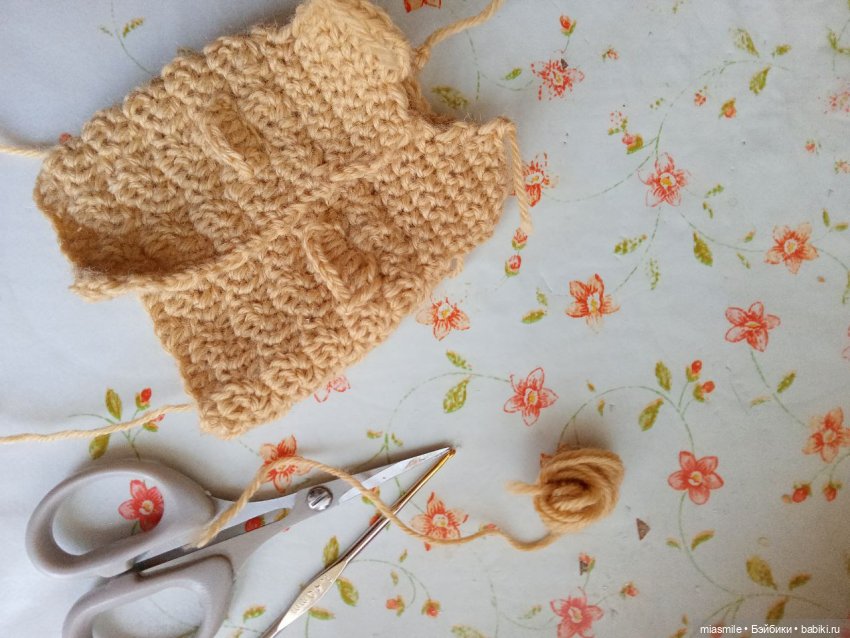 Вязаное пальто для куклы (начало вязания)