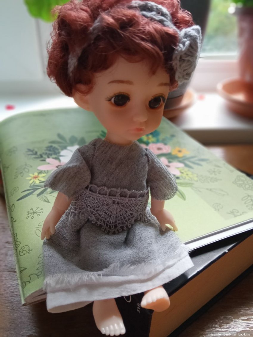 Кукла баболи с тетрадью и книжкой