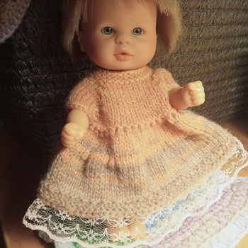 Вот кто-то новенький приехал. Кроха.