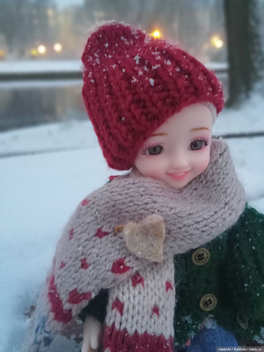 Кукла баболи Арина в вязаном наряде