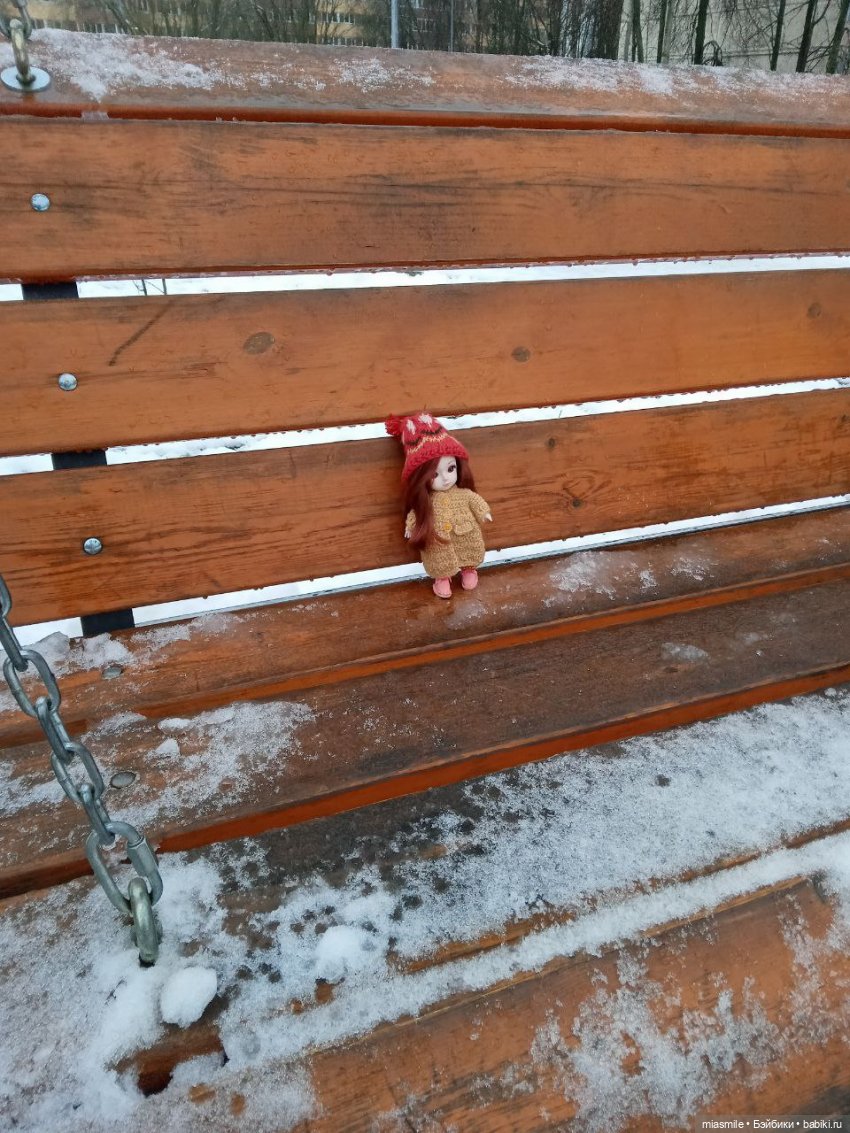 Прогулка с маленькой китайской шарнирной куколкой