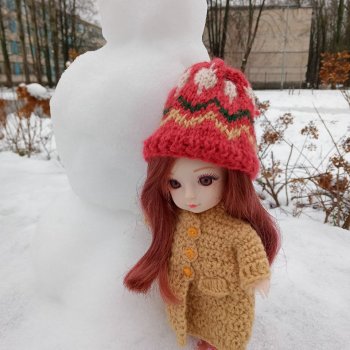 Прогулка с Лу. Снеговик и елочка