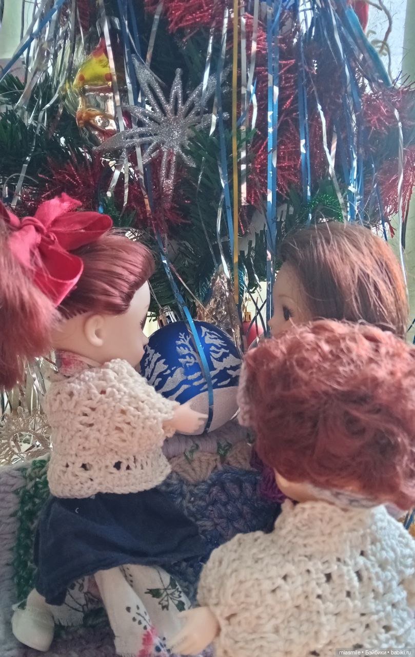 Куклы баболи и елочная игрушка