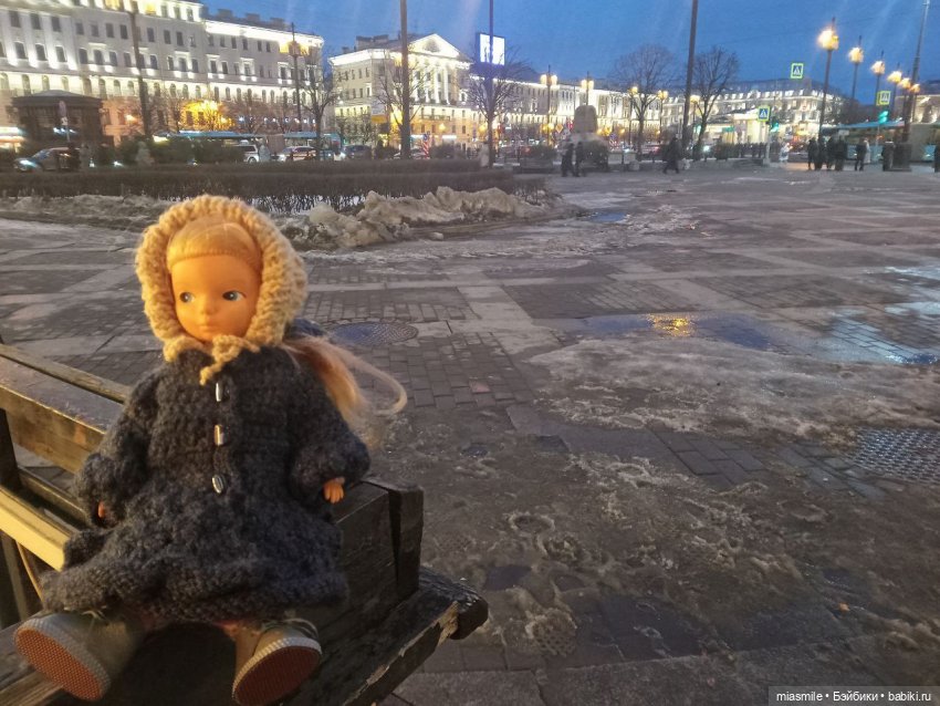 Кукла ГДР Элис на прогулке в СПб Кукла ГДР Элис на прогулке в СПб