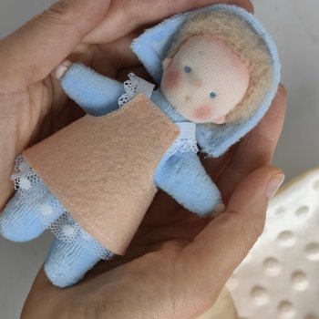 Незабудка. Маленькая игровая кукла