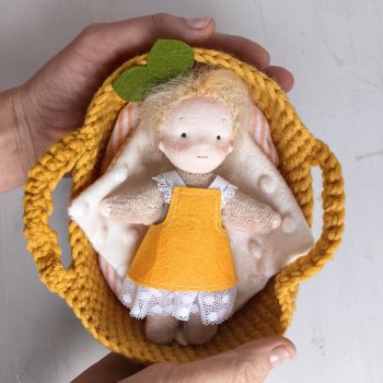 Мандаринка. Маленькая игровая кукла