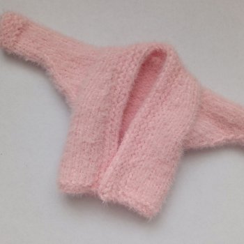 Небольшой мастер-класс — кардиган для Барби.