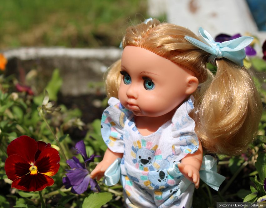 Дусенька на первой прогулке