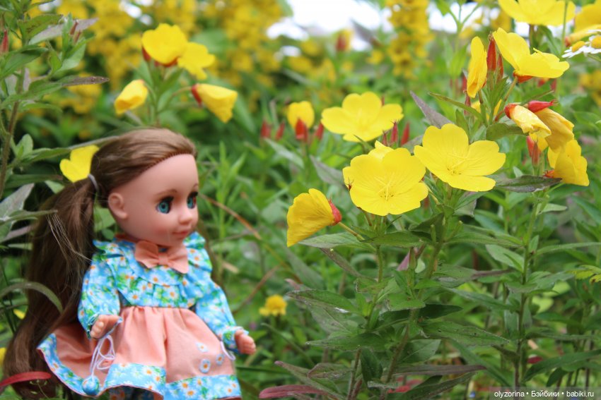 Ясенька и цветочки — Российские куклы Весна (фото 2)