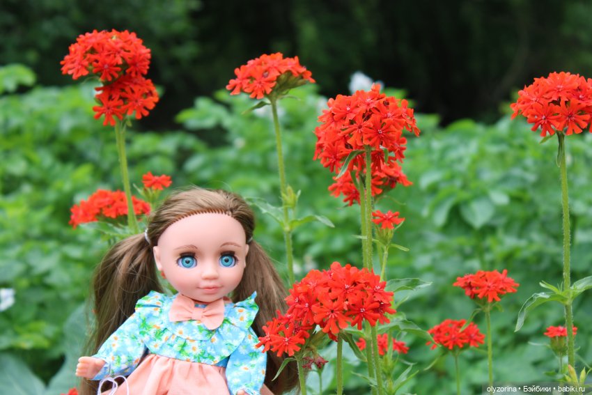 Ясенька и цветочки — Российские куклы Весна (фото 3)