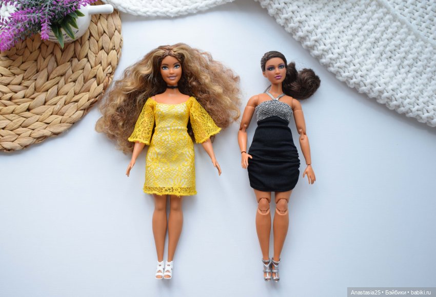 Барби Fashionistas 85 и Barbie Looks 12 в своих одеждах