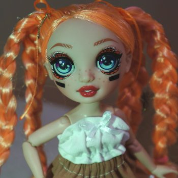 Новый образ для Rainbow High