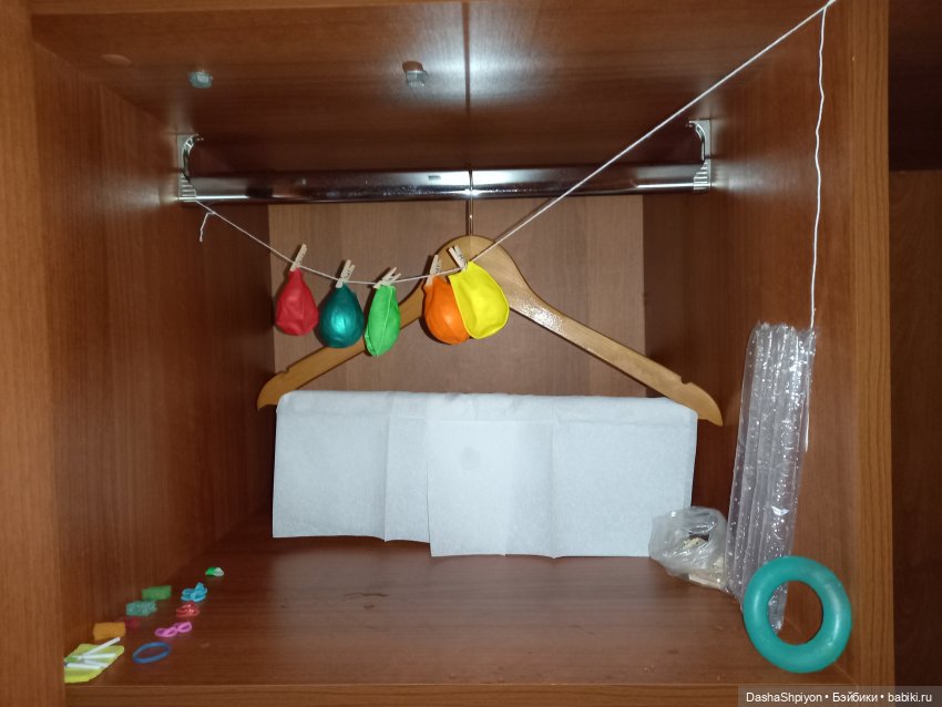 Купание компании 🛁🌊👩🏻‍🦰👱🏻‍♀️🧑🏻🧑🏾