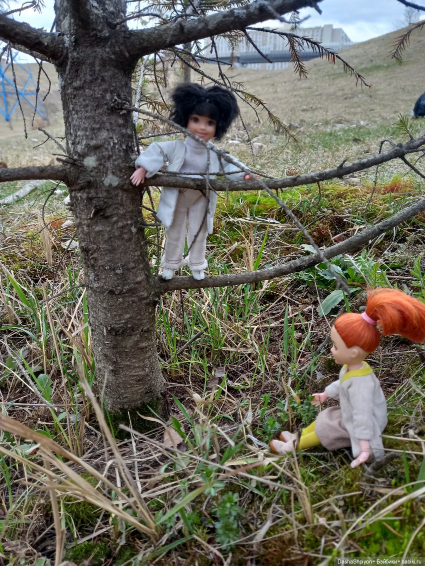 🌱Апрельская прогулка возле ёлочек🌲🌼