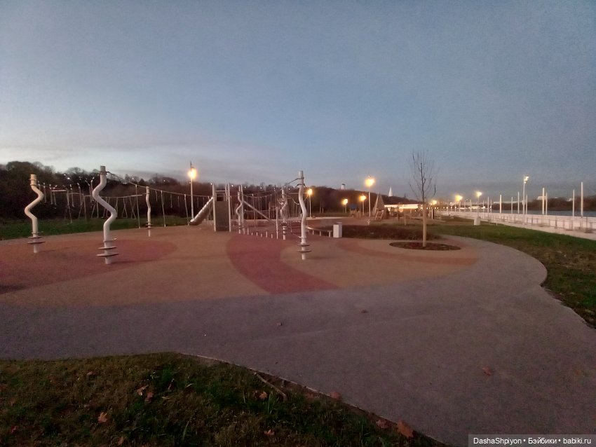 🍂Площадка в Коломенском возле реки 🎢🏞️