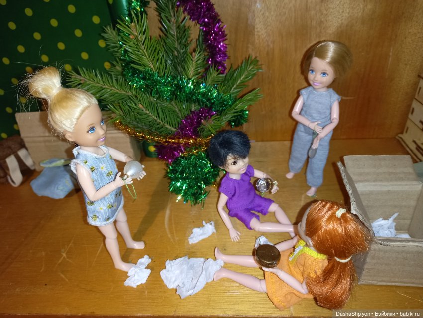 🎄 Компания наряжает ёлку на Новый Год 🌲🎊