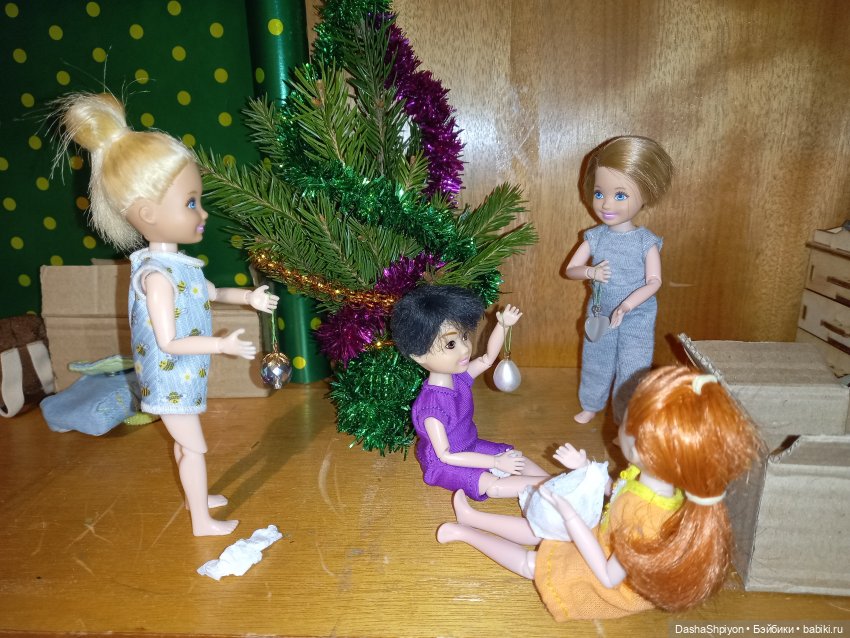 🎄 Компания наряжает ёлку на Новый Год 🌲🎊