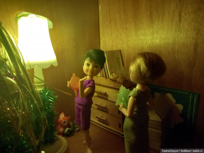 💗 Игра возле новогодней ёлки 🎄🦖 (фото 8)