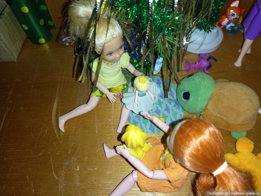 💗 Игра возле новогодней ёлки 🎄🦖 (фото 9)