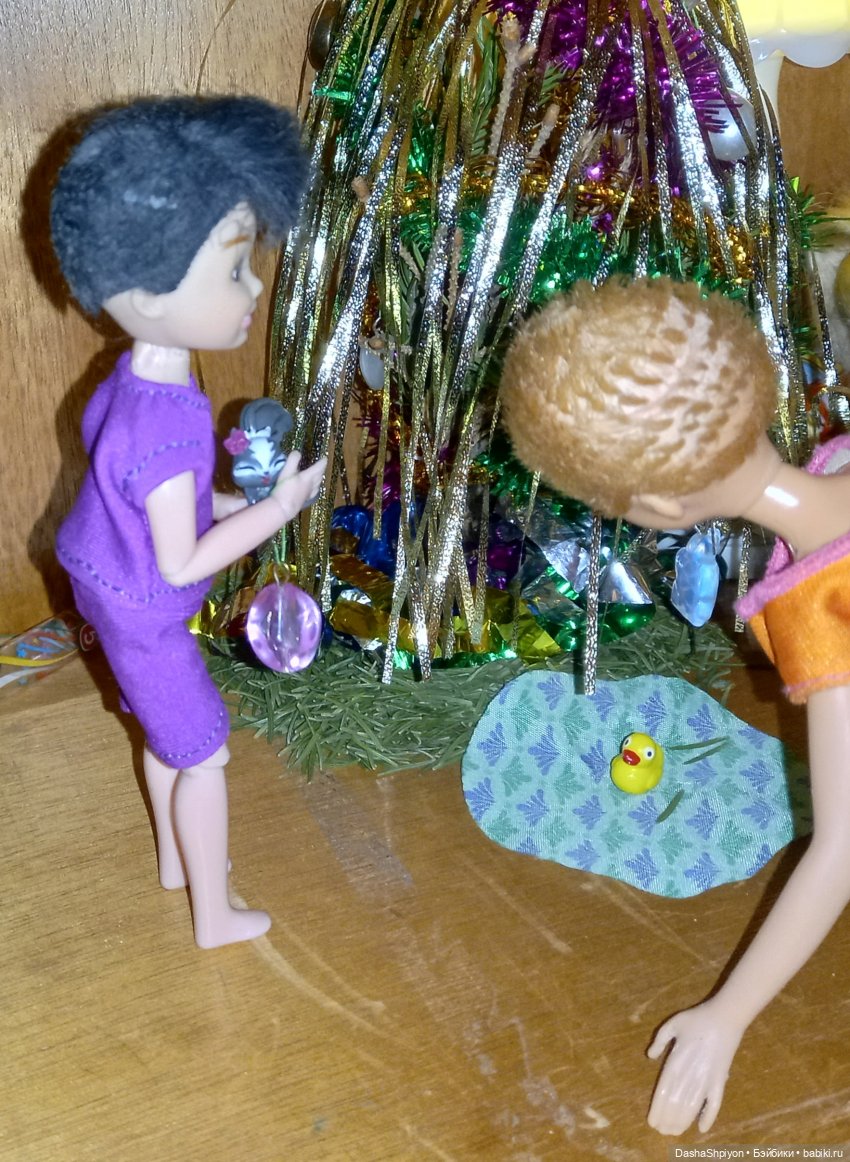 💗 Игра возле новогодней ёлки 🎄🦖