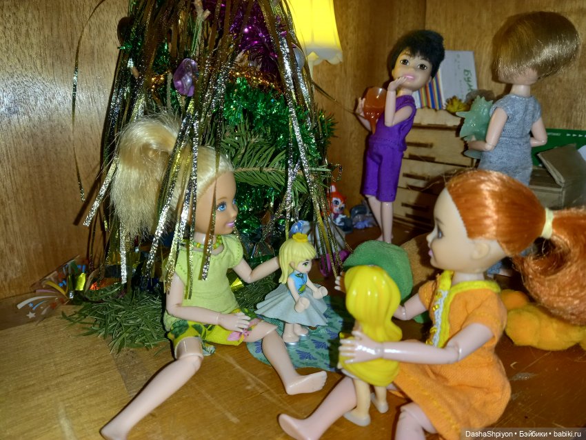 💗 Игра возле новогодней ёлки 🎄🦖