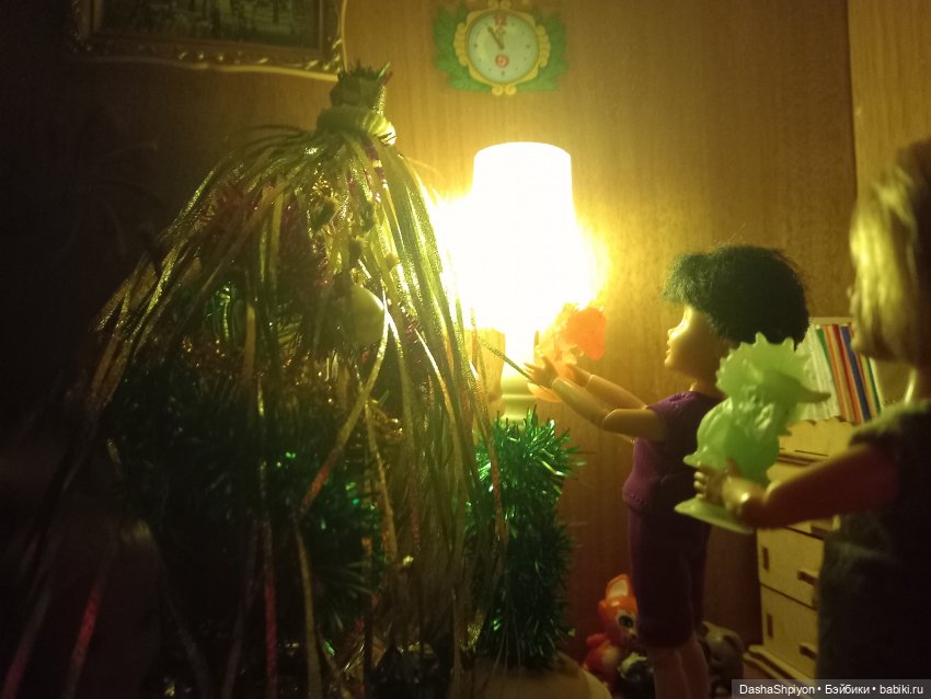 💗 Игра возле новогодней ёлки 🎄🦖 (фото 7)