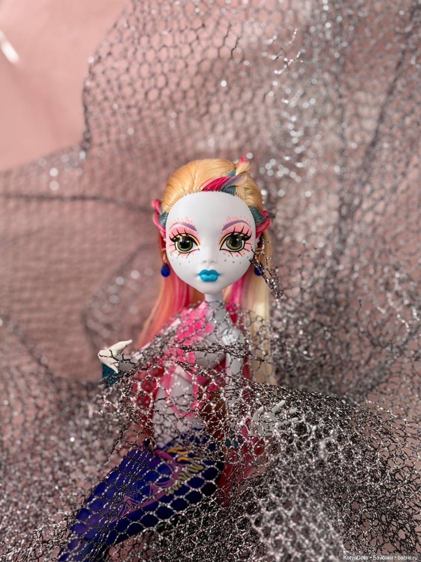 Лагуна Monster high