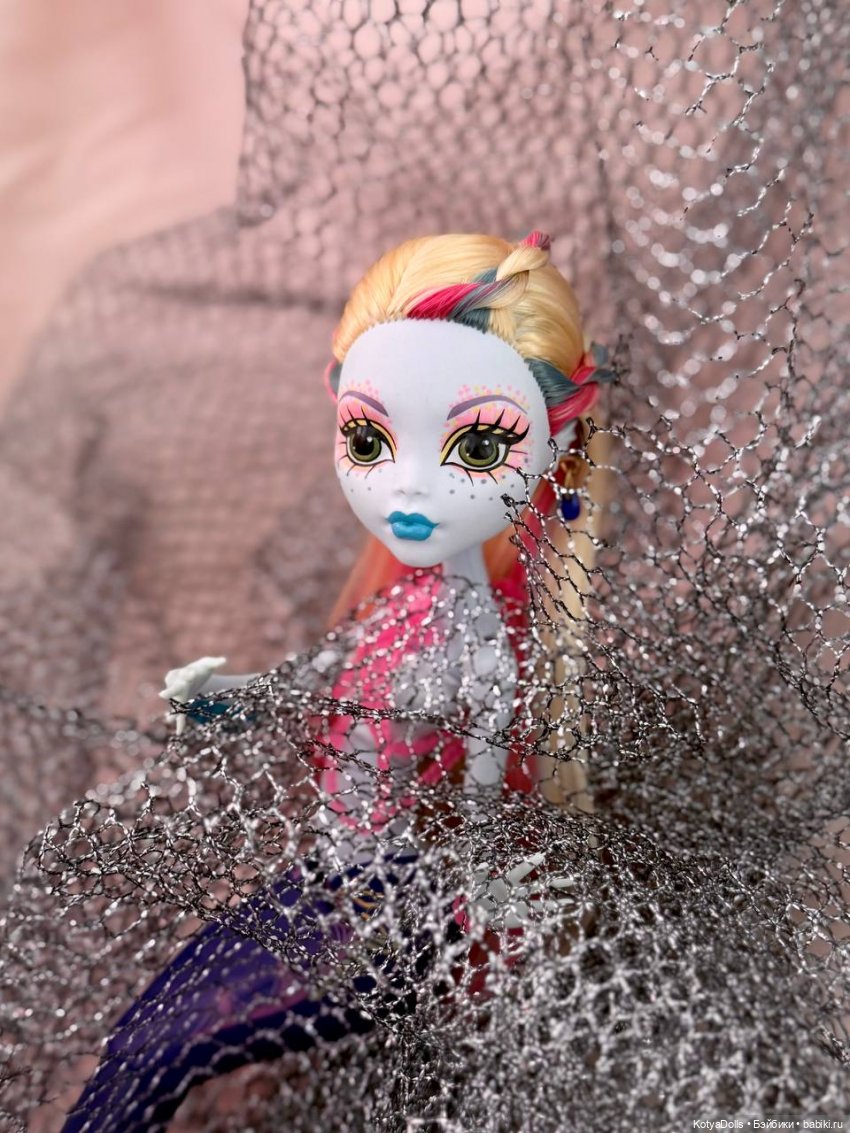 Лагуна Monster high