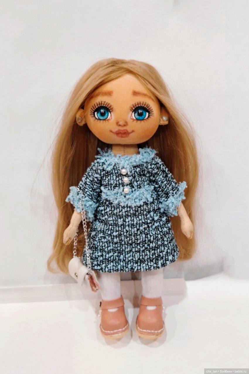 вот моя куколка ручной работы в платье Шанель