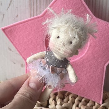 Маленькая звёздочка  (текстильная куколка 8 см)