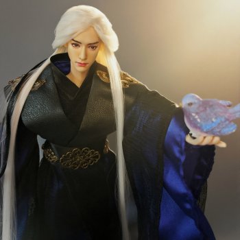 Белый парик для Юньси.