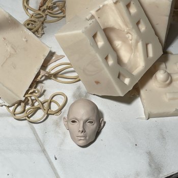 Продолжаю работу над куклой