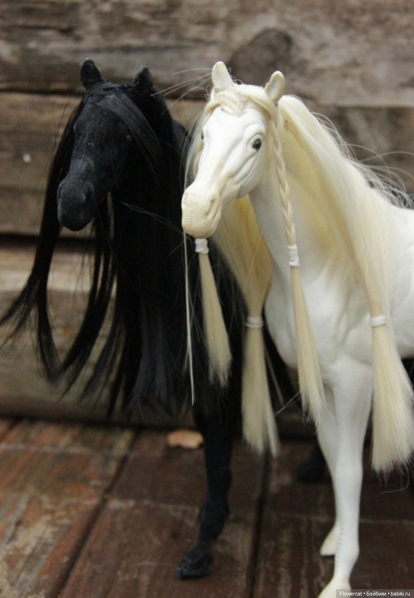 А есть ли у ваших кукол лошадки?))...Немного апгрейда - как я делала нашим коням презентабельный вид)))