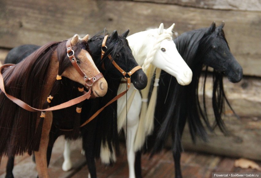 А есть ли у ваших кукол лошадки?))...Немного апгрейда - как я делала нашим коням презентабельный вид)))