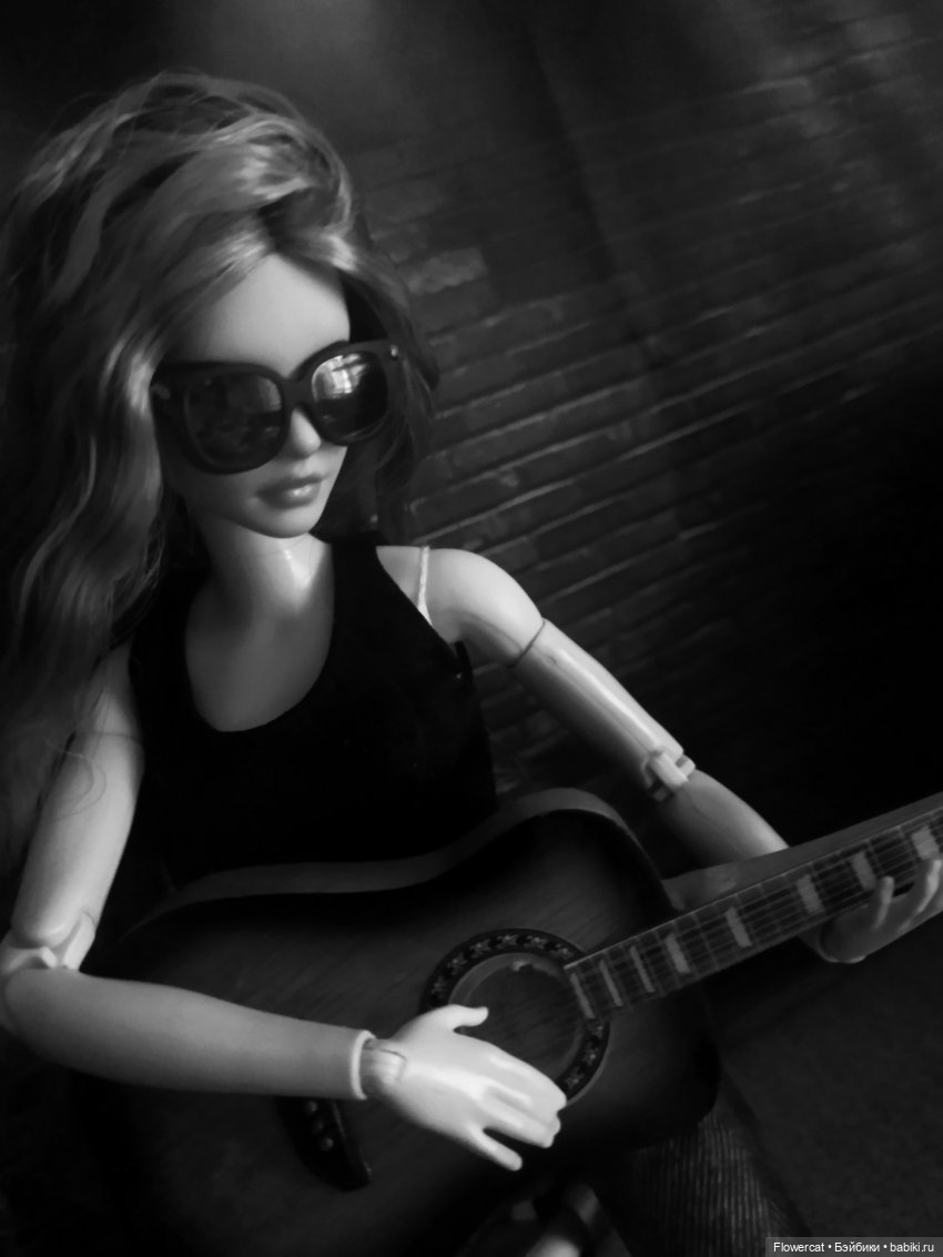 Мои музыканты, наши музыкальные инструменты и спонтанная чёрно-белая фотосессия)