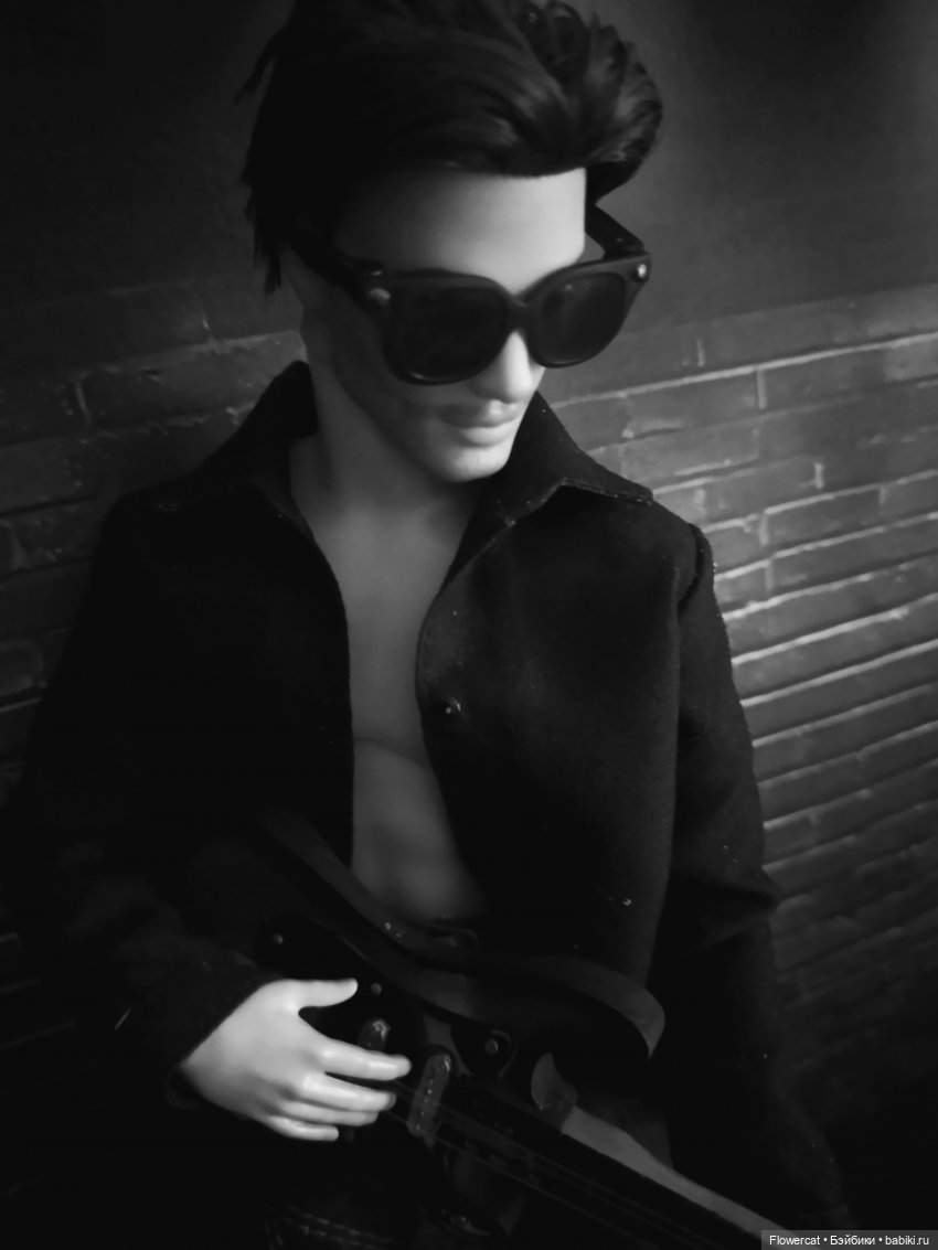 Мои музыканты, наши музыкальные инструменты и спонтанная чёрно-белая фотосессия)