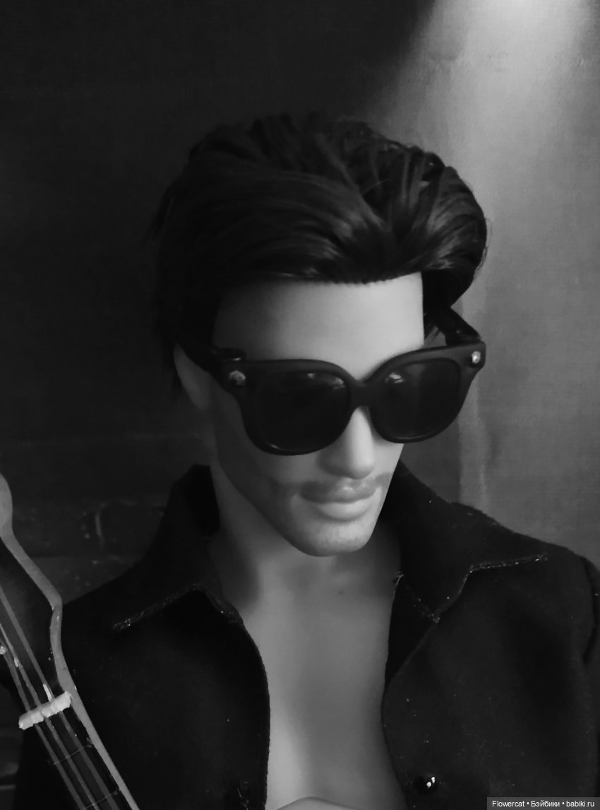 Мои музыканты, наши музыкальные инструменты и спонтанная чёрно-белая фотосессия)