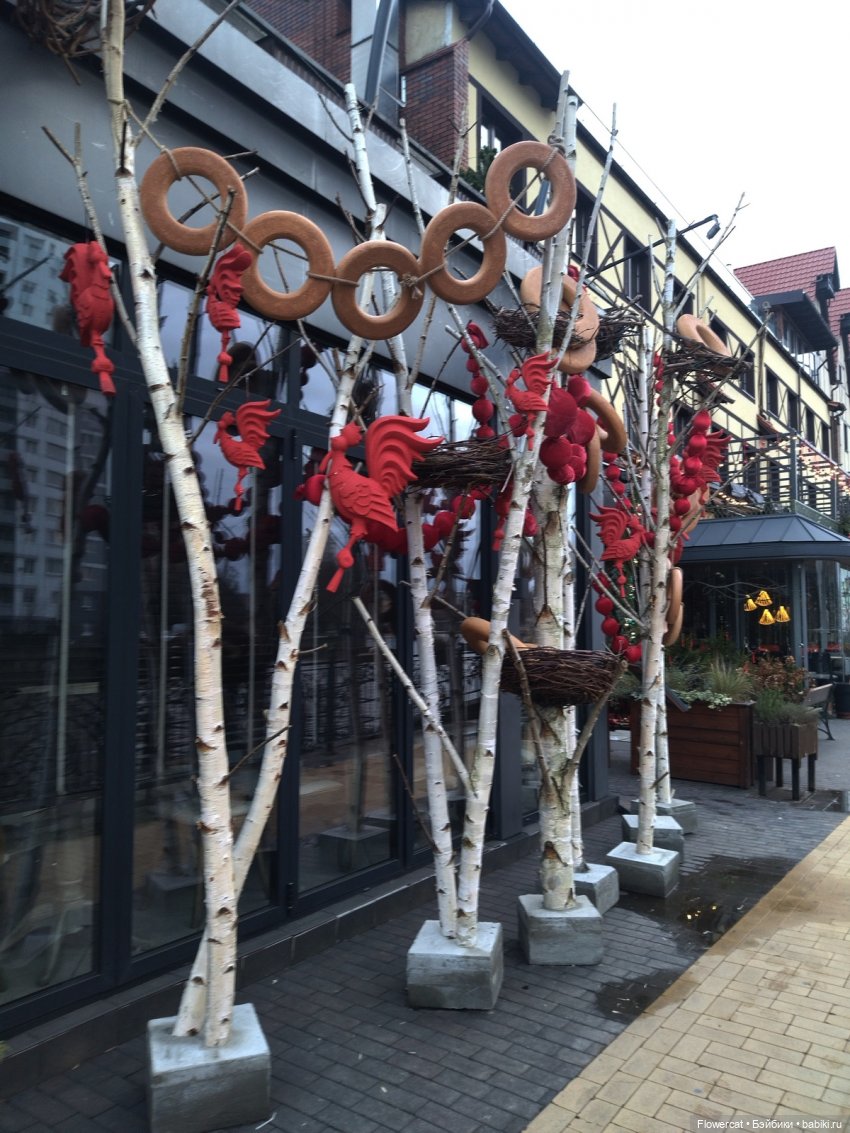 Красные лошадки уже близко))) или неспешная прогулка Никиты и Ярославы - побудем туристами))