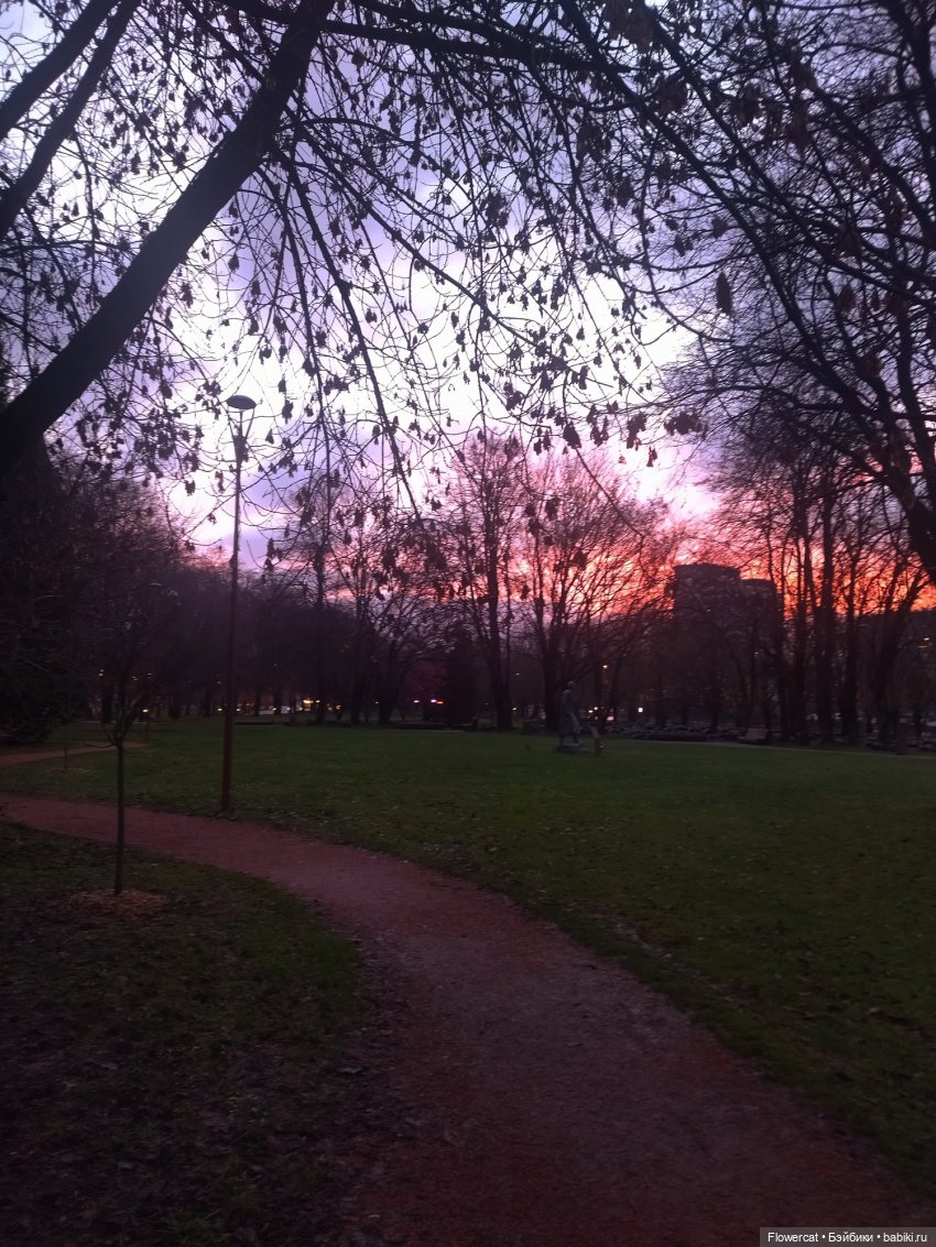 Красные лошадки уже близко))) или неспешная прогулка Никиты и Ярославы - побудем туристами)) (фото 5)