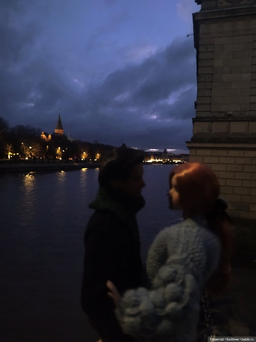 Красные лошадки уже близко))) или неспешная прогулка Никиты и Ярославы - побудем туристами))