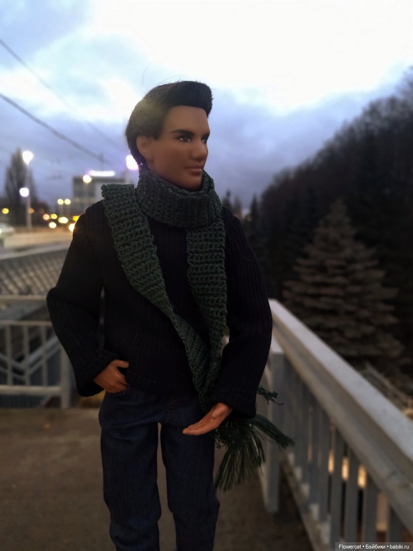 Красные лошадки уже близко))) или неспешная прогулка Никиты и Ярославы - побудем туристами))