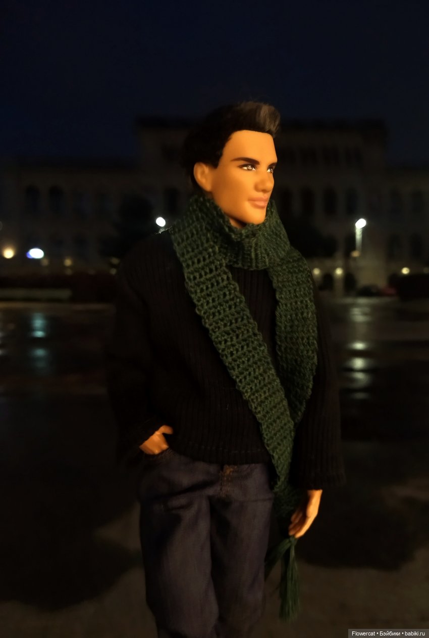 Красные лошадки уже близко))) или неспешная прогулка Никиты и Ярославы - побудем туристами))