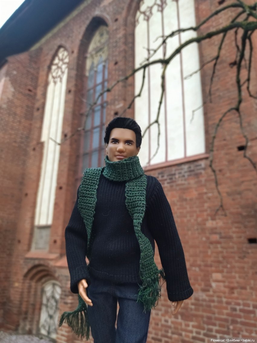 Красные лошадки уже близко))) или неспешная прогулка Никиты и Ярославы - побудем туристами))