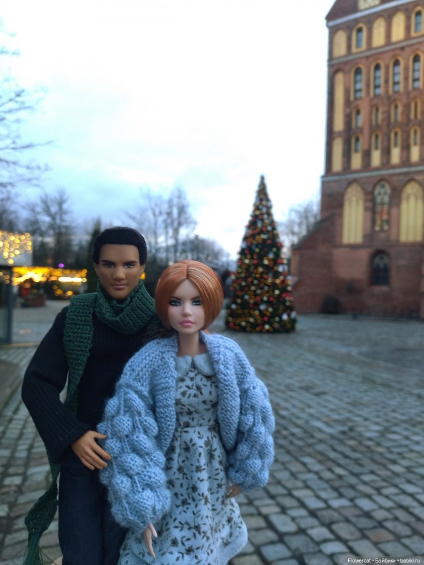 Красные лошадки уже близко))) или неспешная прогулка Никиты и Ярославы - побудем туристами))