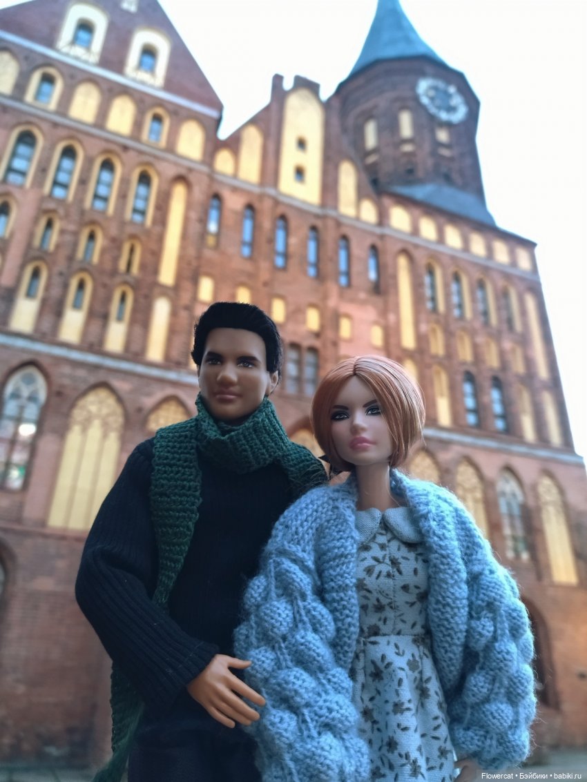 Красные лошадки уже близко))) или неспешная прогулка Никиты и Ярославы - побудем туристами))