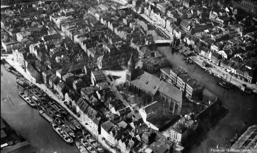 Красные лошадки уже близко))) или неспешная прогулка Никиты и Ярославы - побудем туристами))