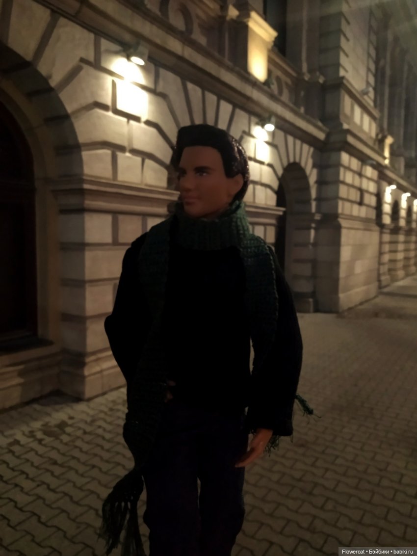 Красные лошадки уже близко))) или неспешная прогулка Никиты и Ярославы - побудем туристами))