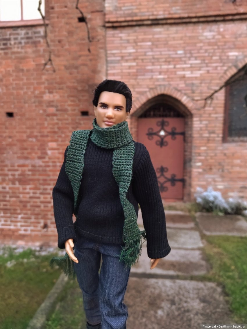 Красные лошадки уже близко))) или неспешная прогулка Никиты и Ярославы - побудем туристами))