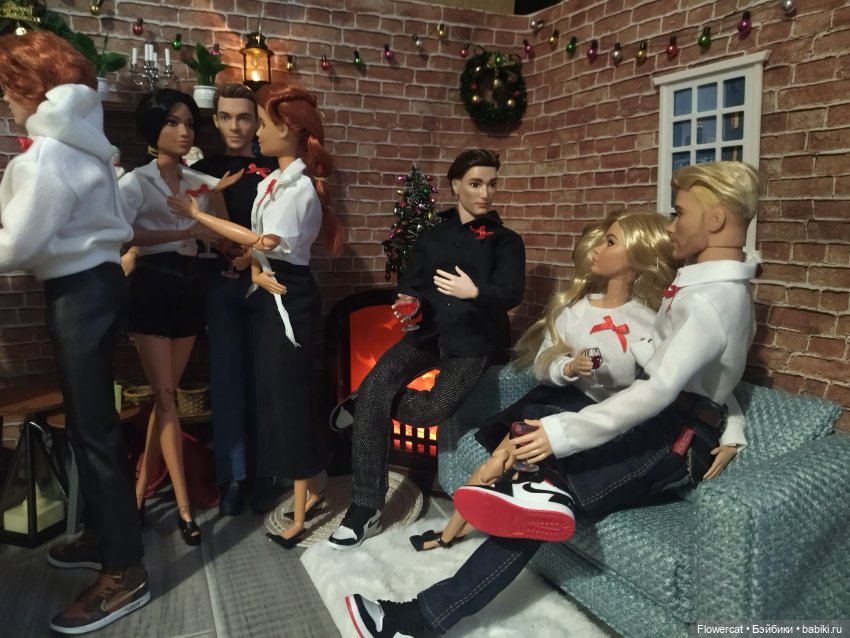 К нам пришел Дед Мороз, он подарки нам принес или Анькино счастье)))