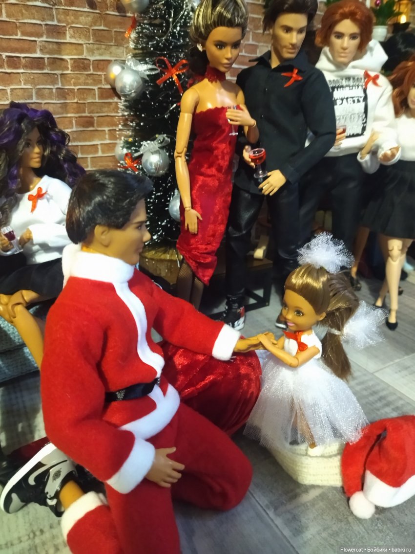 К нам пришел Дед Мороз, он подарки нам принес или Анькино счастье))) (фото 7)